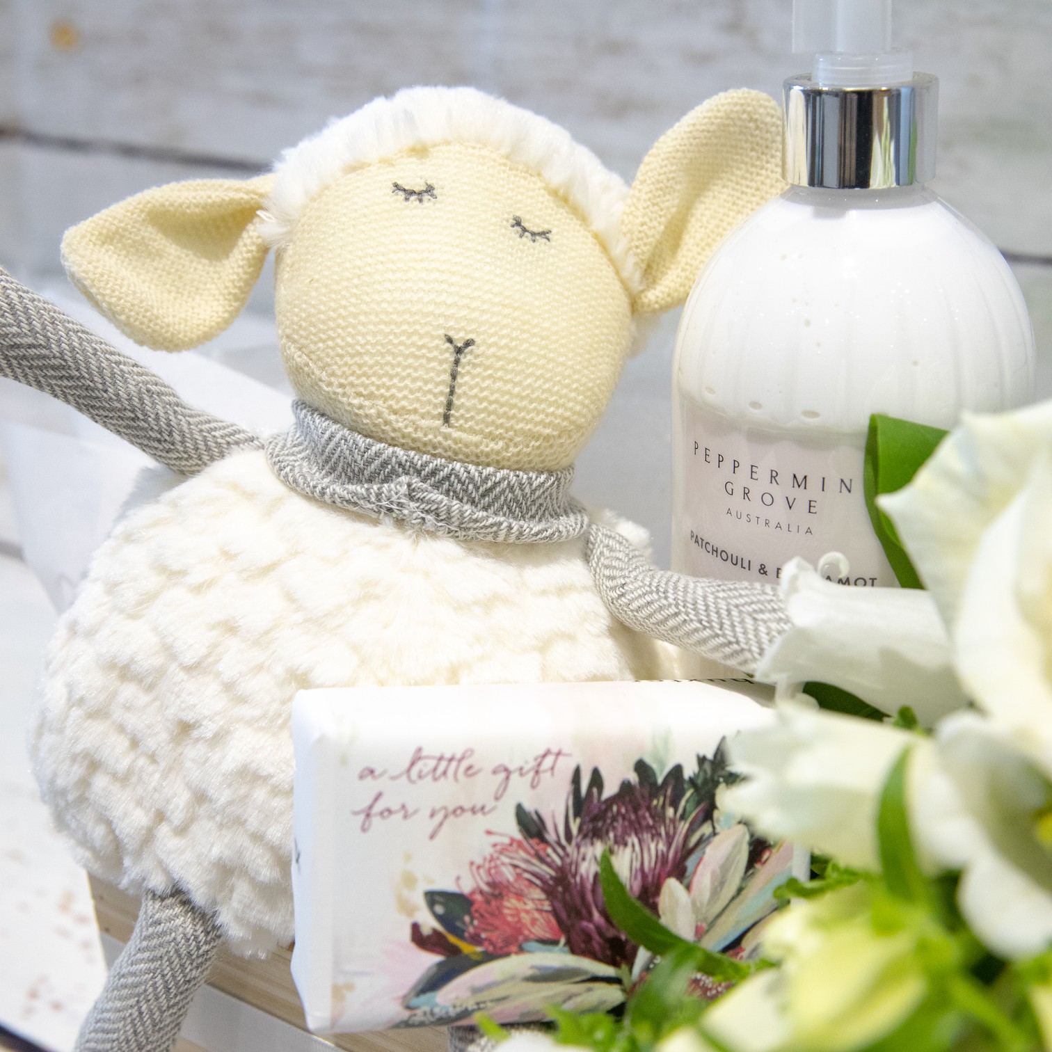 Hello Baby – New Baby Hamper – close-up